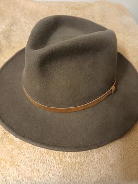 The Walking Company Mens 100% Wool Hat Wide Brim L Adjustable Light Felt Brown